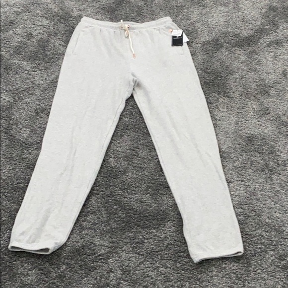Women’s Volcom sweats - Picture 3 of 4
